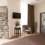 Hotel Ravene 3*