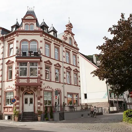 Hotel Ravene 3*