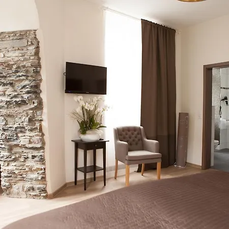 Hotel Ravene 3*