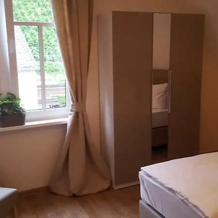 Hotel Ravene 3*