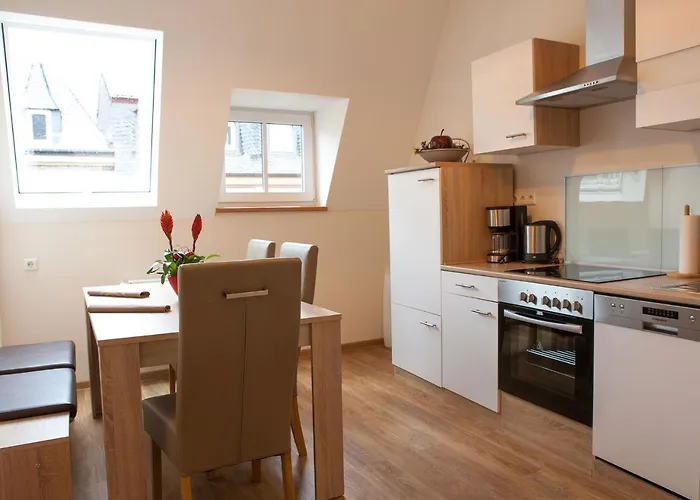 Ravene فندق كوتشيم